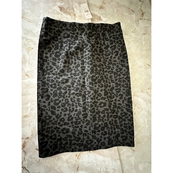 LOFT‎ Black Leopard Print stretch skirt Size XS - Picture 2 of 6